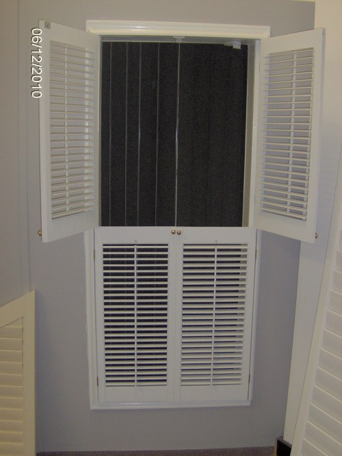 1 1/4" Traditional Open Shutter